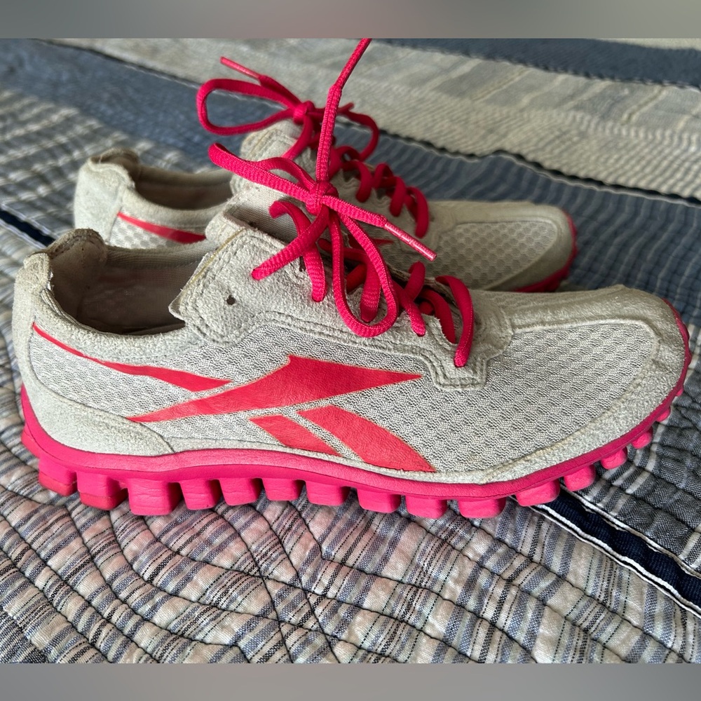 Women’s Size 6.5 Reebok sneakers